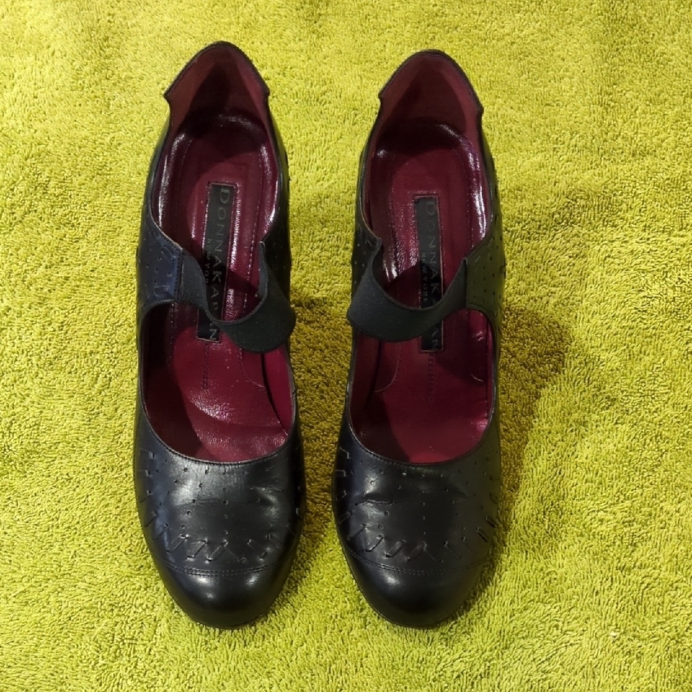 Donna Karan Black Heels with Maroon Interior